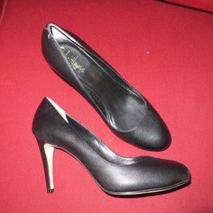 Like New Cole Haan Nike Air Black Pump
